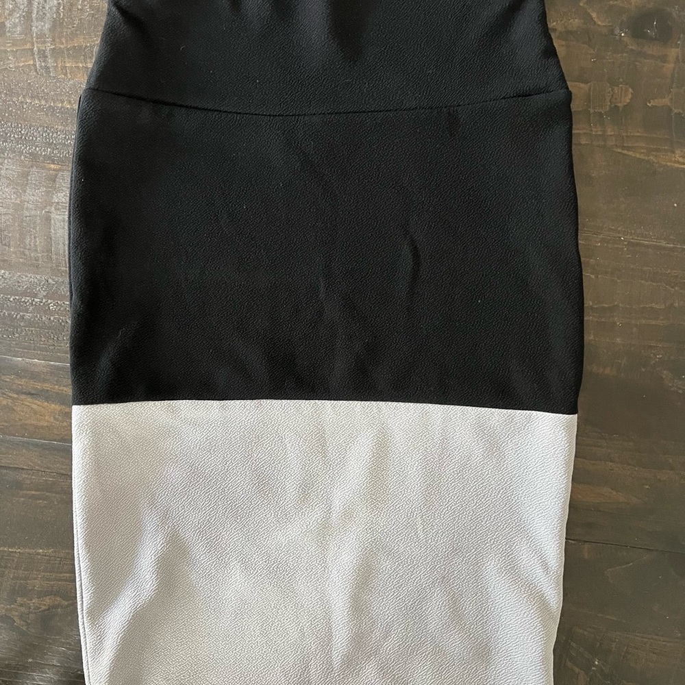 LuLaRoe Black and Gray Pencil Skirt